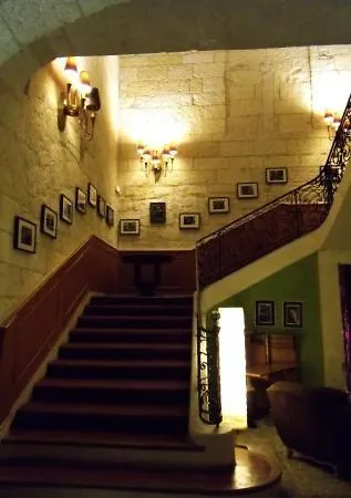 Hotel Saint Trophime 2*, Arles